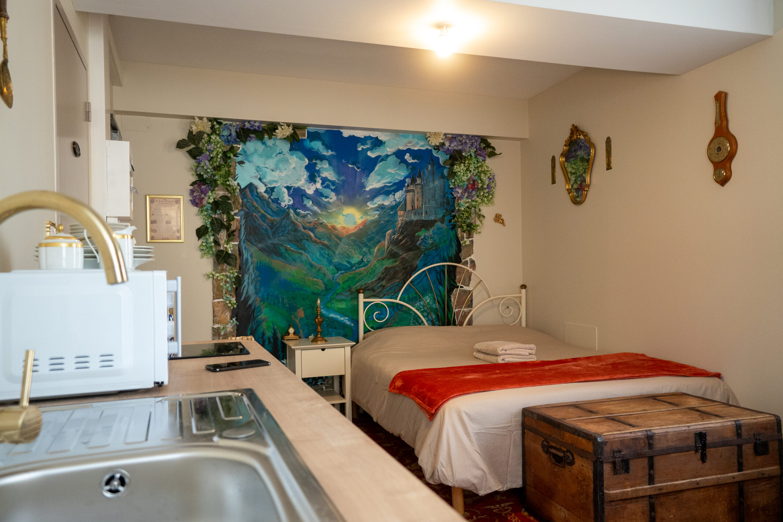 Chambre royal lit airbnb chateaugiron